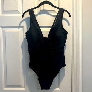 Cupshe one-piece bathing suit. Black